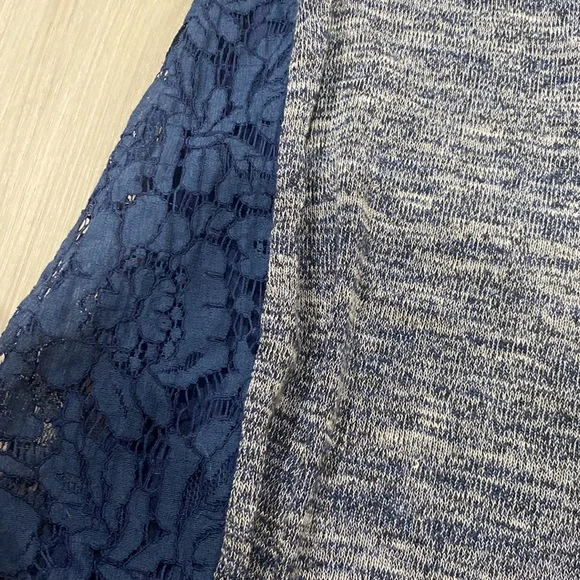 Women’s petite medium dress shirt - Picture 2 of 4